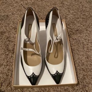 COPY - Beautiful NIB Michael Kors spectator pump. Never worn! Size 39